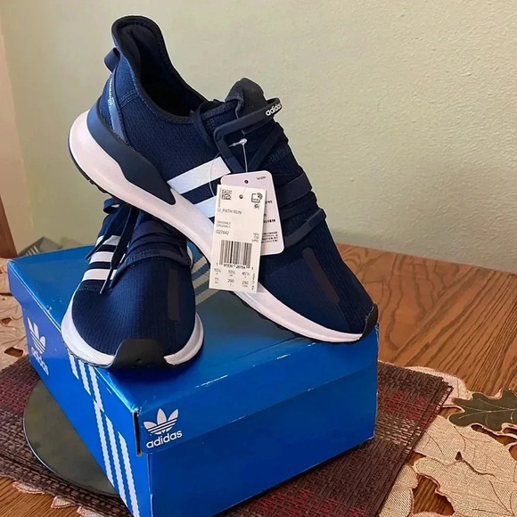 NWT Adidas U Path Run Navy size 11 - Picture 1 of 5